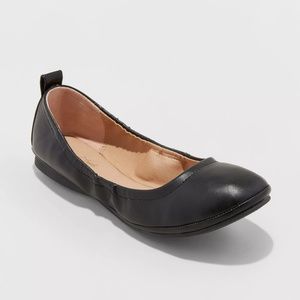 New Black Round Toe Ballet Flats - Size 6